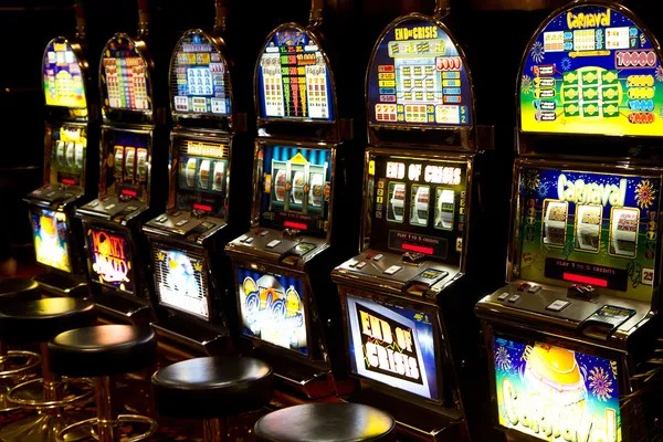 Live Mega Sevens wheel at matahitam slot studio with dealer and multi-camera broadcast setup
